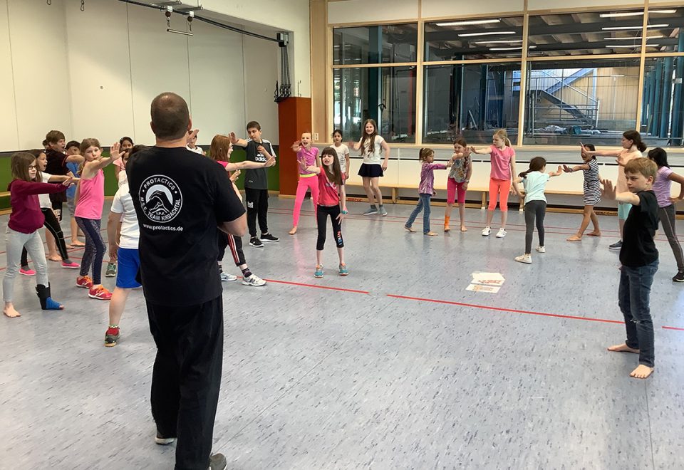 Selbstbehauptungskus-an-der-Schoenbuchschule Selbstbehauptungskurs an der Schönbuchschule
