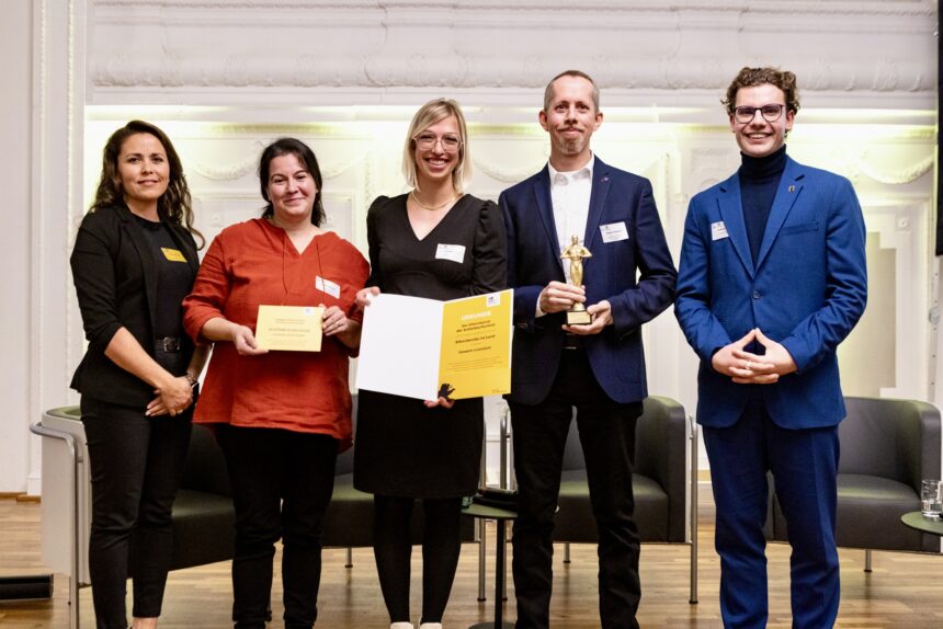 Preisverleihung EBR Schoenbuchschule 2025-11-21 (optimiert) Elternbeirat der Schönbuchschule gewinnt landesweiten Wettbewerb